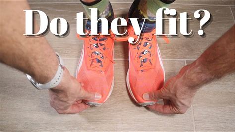 how to fit shoes correctly.